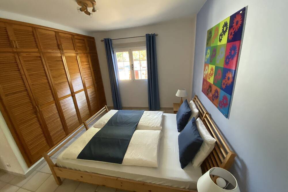 Casa Aura, feel-good oasis, 102 sqm vacation home with palm trees, terraces and garden in Triquivijate, Antigua