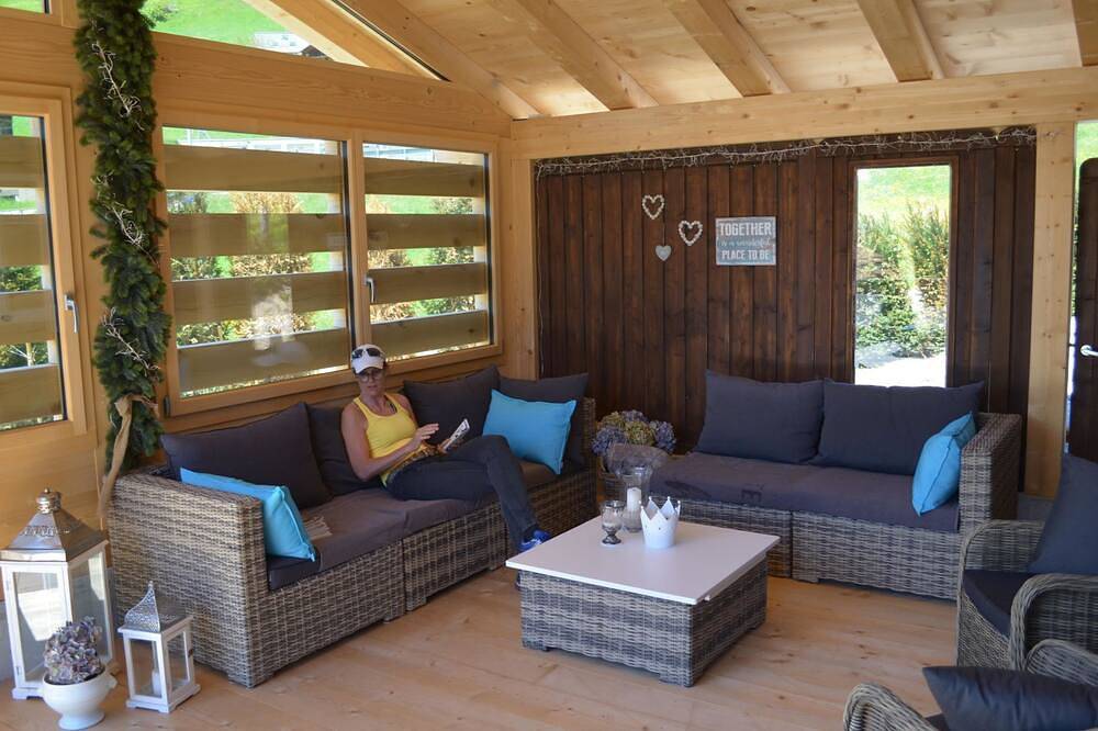 Ganze Wohnung, Ariel Appartement/Fewo, Dusche oder Bad, Wc 8-Bettwohnung in Saanenmöser, Saanen