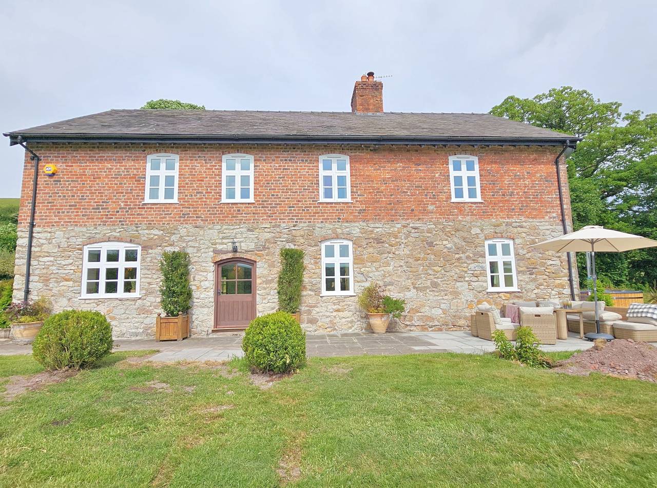 Snape Cottage | Luxury retreat | Stiperstones view - Pass the Keys in Shropshire Hills