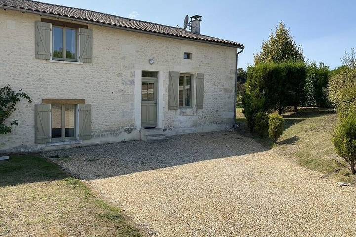 Location de vacances pour 8 personnes, avec Jardin à Chalais