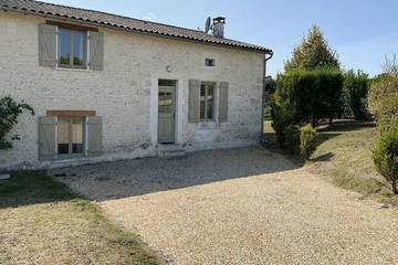 Gîte pour 8 personnes, avec jardin à Chalais