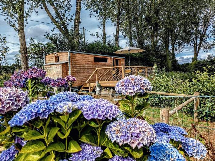 Camping pour 4 personnes, avec terrasse et jardin ainsi que vue et vue sur le lac, animaux acceptés