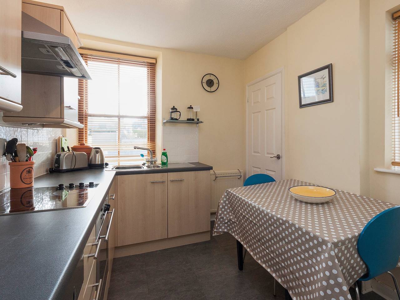 Lower Street 10 Flat 3 in Dartmouth, Devon