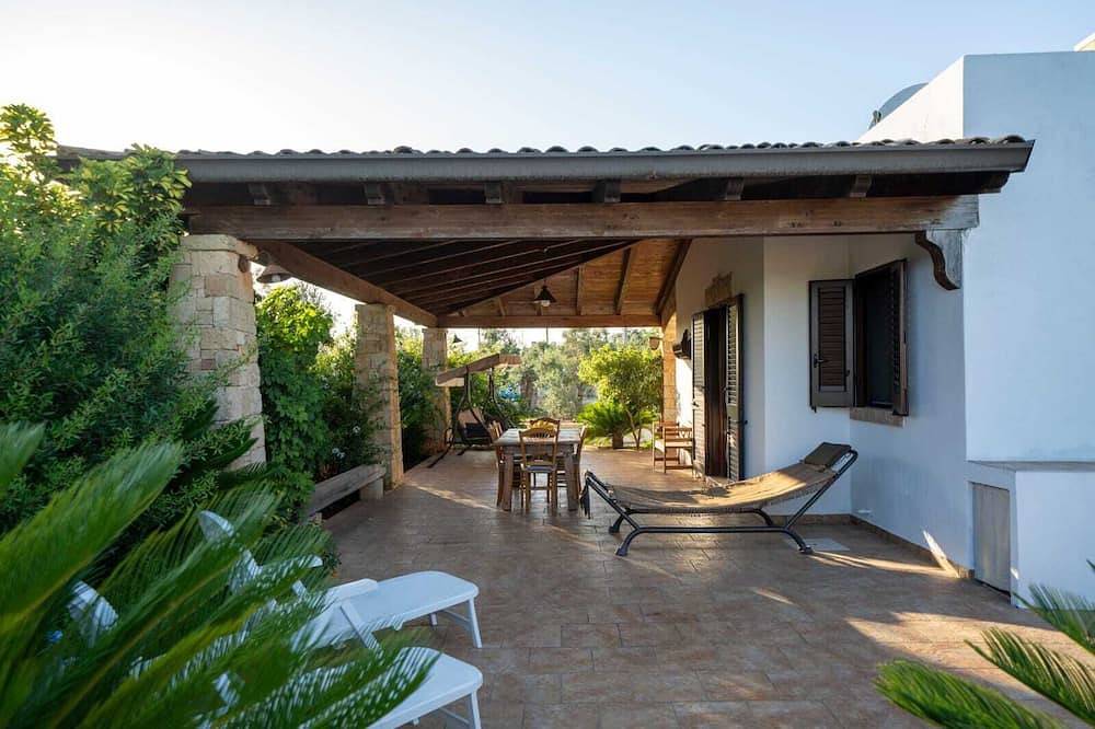 Villa 700 meters from the sea in Marina di San Gregorio, Patù