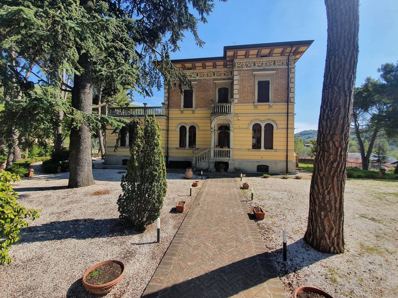 Ganze Wohnung, Ferienwohnung La Dimora del Musicista – Bergblick, Wlan & Garten in Foligno, Perugia Provinz