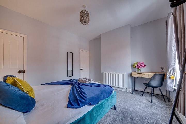 Liquorice Lodge- 2 bed & parking in Wakefield, West Yorkshire