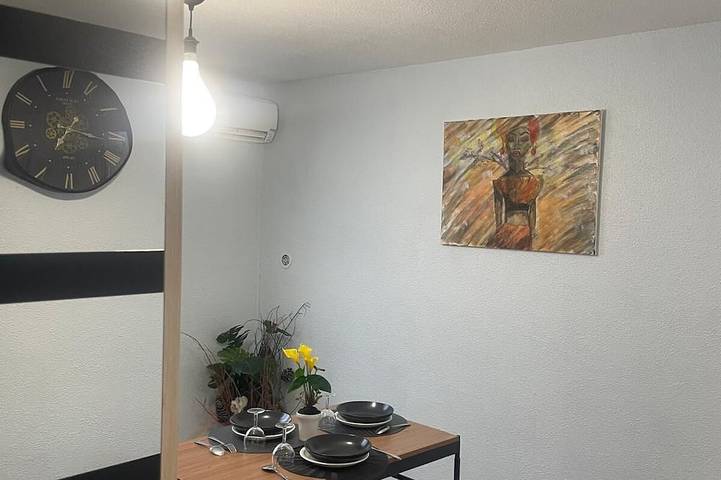 Apartamento entero, Bagnol Cosy - Cosy apartment for 3 people, 30 min from Avignon in Bagnols-sur-Cèze, Region de Nimes
