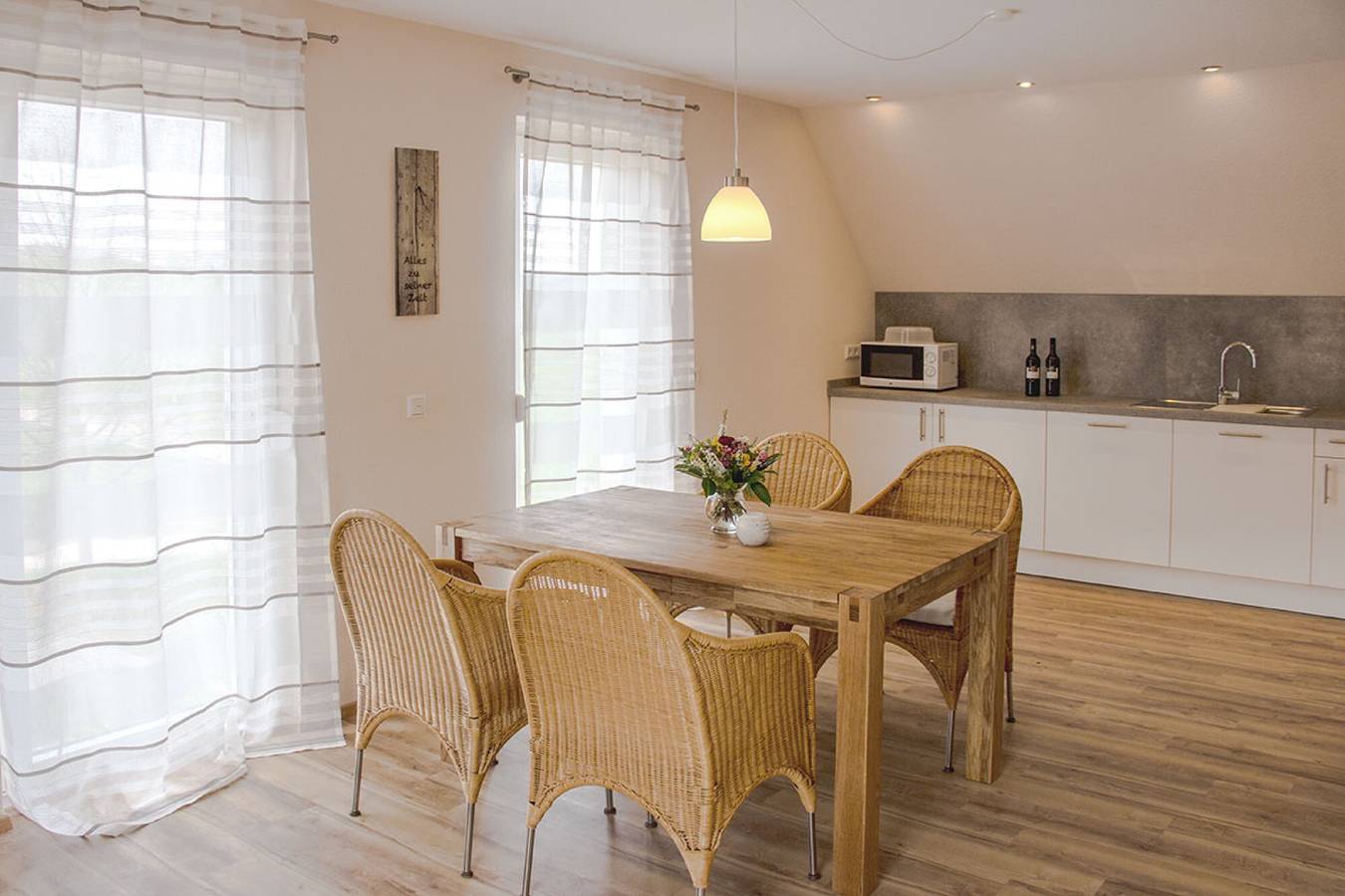 Ganze Wohnung, Ferienwohnung 'Kirschblüte' mit Bergblick, Gemeinschaftsgarten und Wlan in Oberkirch, Mittlerer Schwarzwald