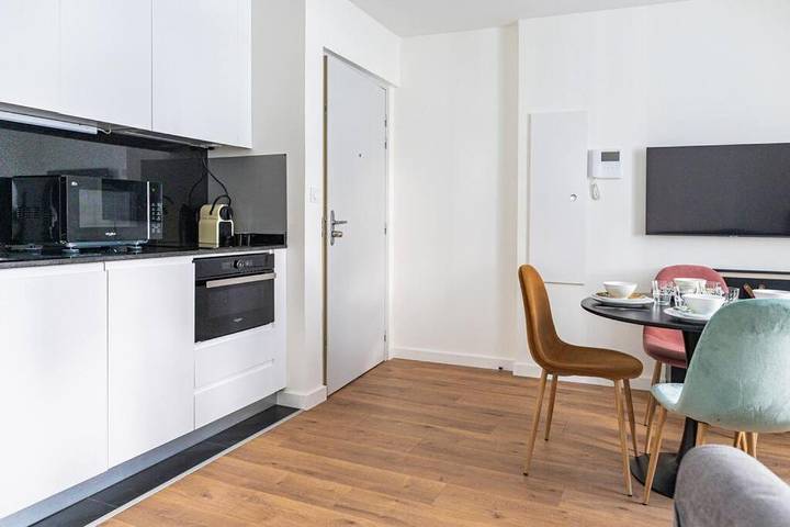 Gîte pour 4 personnes à Champagne-au-Mont-d'Or - 2