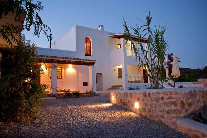 Villa für 8 Personen, mit Terrasse und Garten auf Ibiza - 4