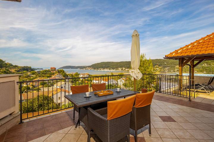 Apartamento entero, Ferienwohnung in Supetarska Draga mit Meerblick, Balkon, Klimaanlage, W-Lan (3321-2) in Supetarska Draga, Rab