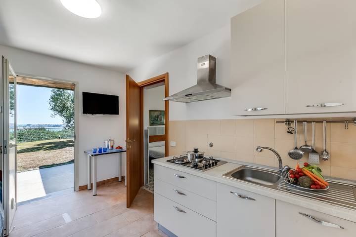 Gîte pour 6 personnes, avec terrasse et piscine, adapté aux familles à Vieste - 3