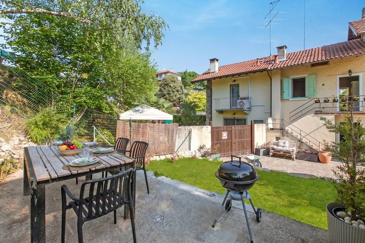 Appartamento per 3 persone, con balcone a Comune di Angera