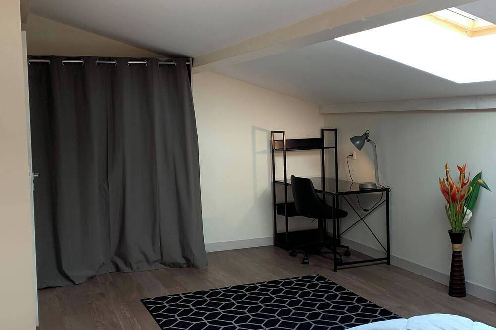 Entire apartment, Very large renovated loft in the center of Montluçon, Free Wifi in Montluçon, Montluçon region