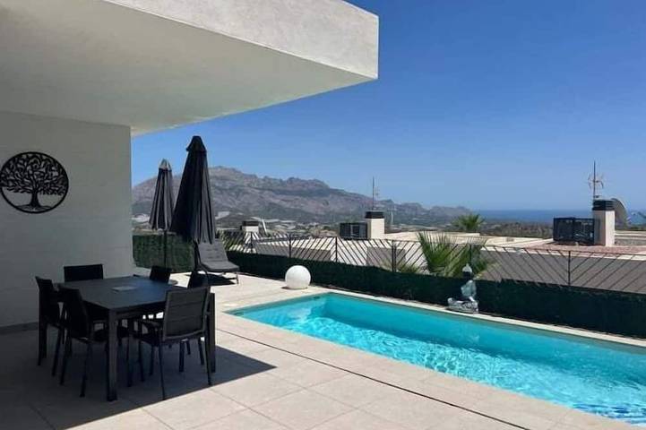 Chalet para 6 personas, con balcón y piscina - 1