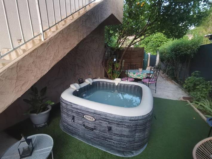 Appartement de vacances pour 5 personnes, avec jacuzzi et jardin