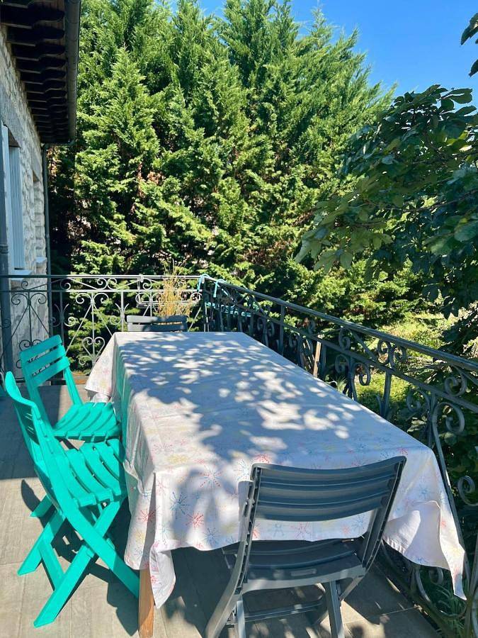 Location de vacances pour 11 personnes, avec terrasse et jardin à Ussac - 4