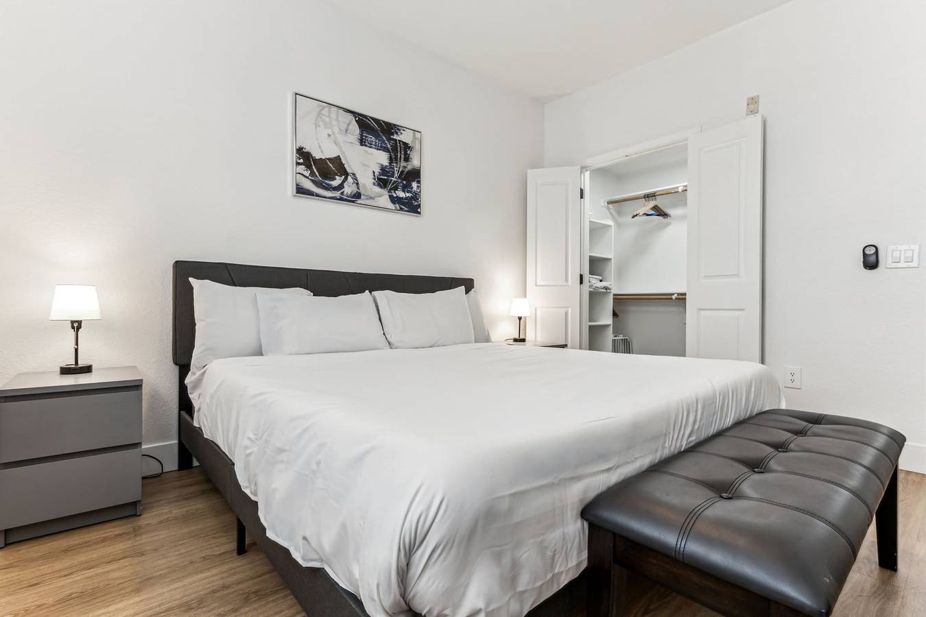 Ganze Wohnung, Cozysuites Glendale by the stadium with pool 21 in Glendale, Maricopa County