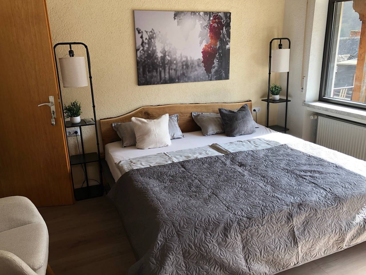 Zimmer 2D, 2. Og Mosellücke mit Gemeinschaftsgarten, Balkon und Wlan in Klotten, Cochem-Zell
