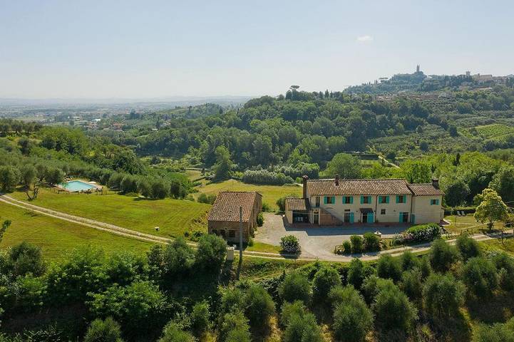 Villa per 18 persone, con panorama e giardino nonché piscina a San Miniato