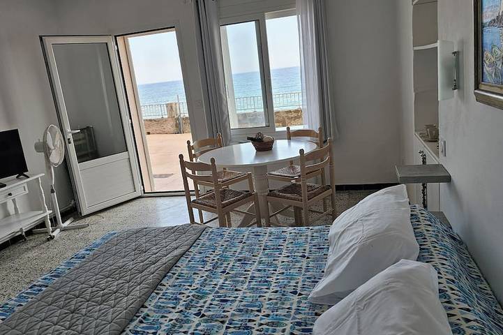 Gîte pour 3 personnes, avec terrasse à Brando - 2