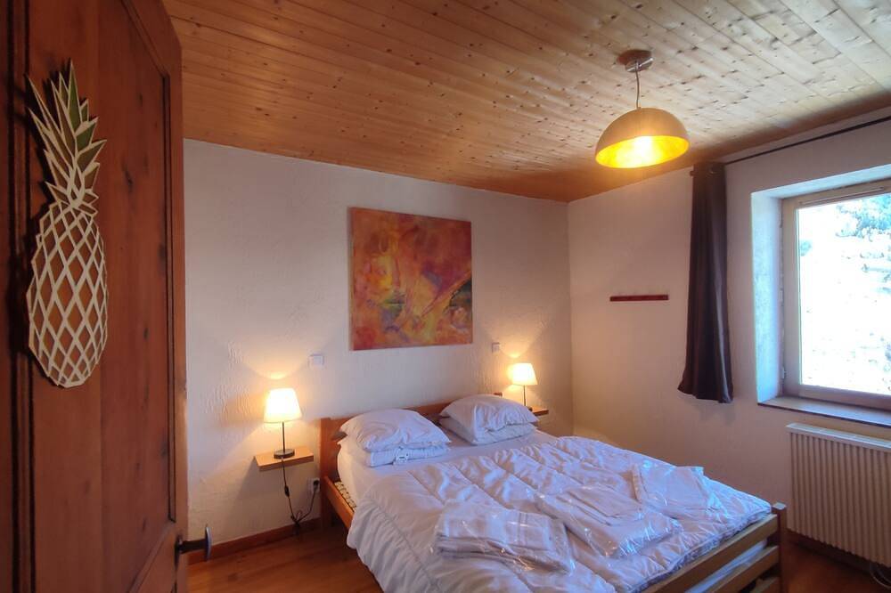 Chalet 4 * de Charme - Sauna & wood stove - View of the summits - Absolute peace and quiet in Valmeinier, Region Saint-Jean-de-Maurienne