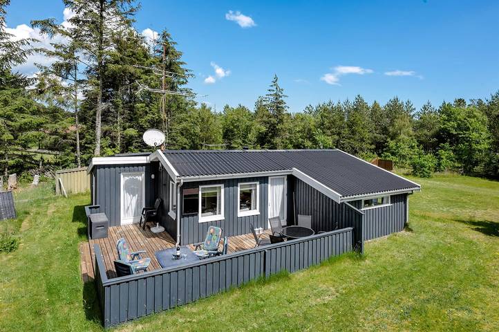 Nice home in Jerup w/ Wifi and 2 Bedrooms in Bratten, Jerup