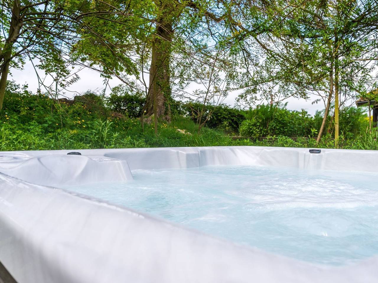 Lodge 3 - Hot Tub in Cornwall