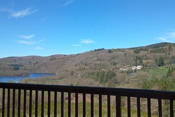 Gîte pour 8 personnes, avec jardin et balcon dans Lac de la Raviège