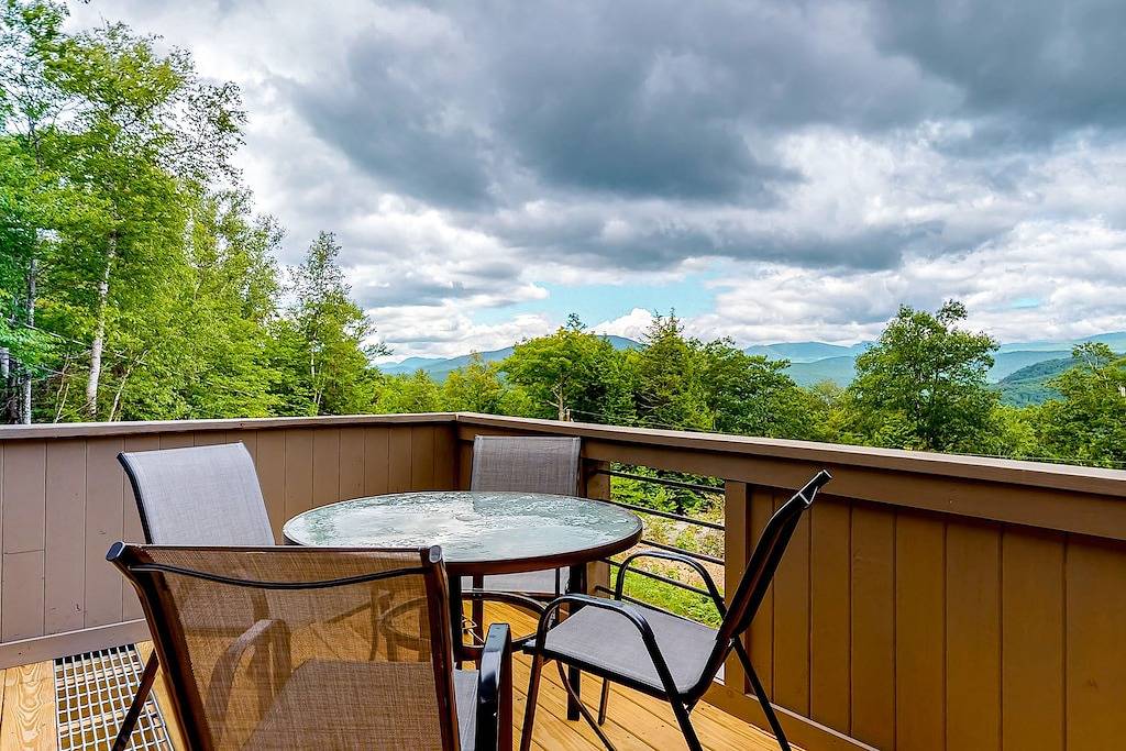 Mountain view retreat with fast Wifi, washer/dryer, & central Ac in Jackson (NH), White Mountain National Forest