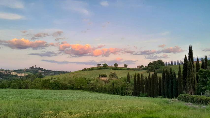 Casa con jacuzzi e vista panoramica al tramonto in San Gimignano, Siena e dintorni