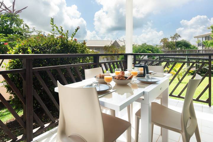 Appartement de vacances pour 4 personnes, avec terrasse et piscine, animaux acceptés