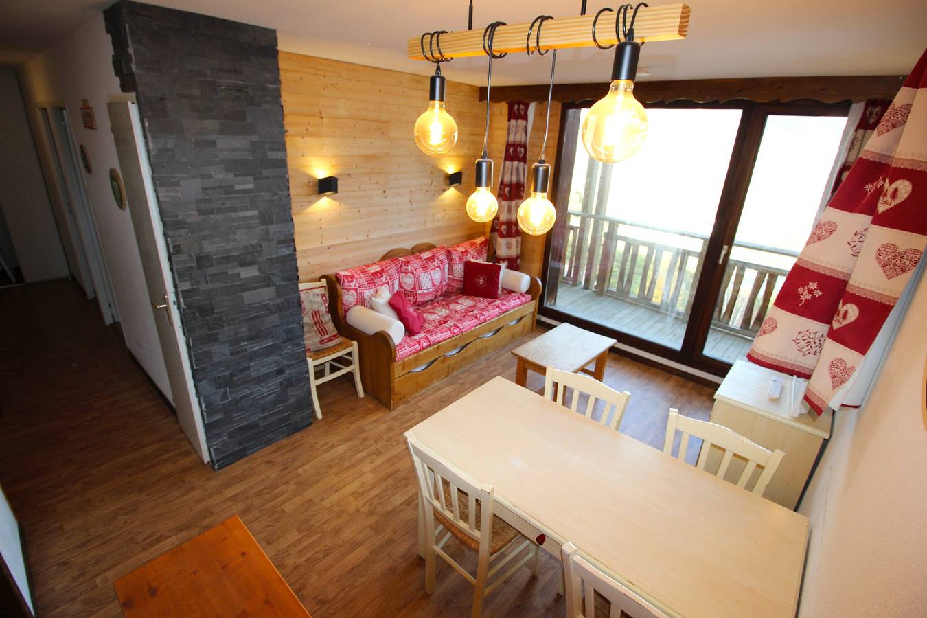 Ganze Wohnung, Ferienwohnung für 6 Personen mit Balkon/Terrasse in La Norma, Villarodin-Bourget