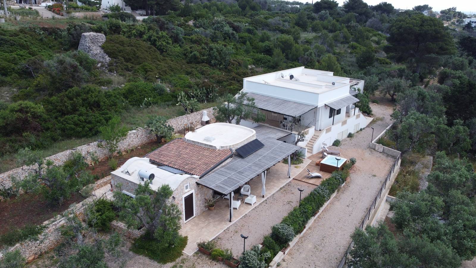 Traditional 3-unit estate, jacuzzi & beach access in Marina di Felloniche, Castrignano del Capo