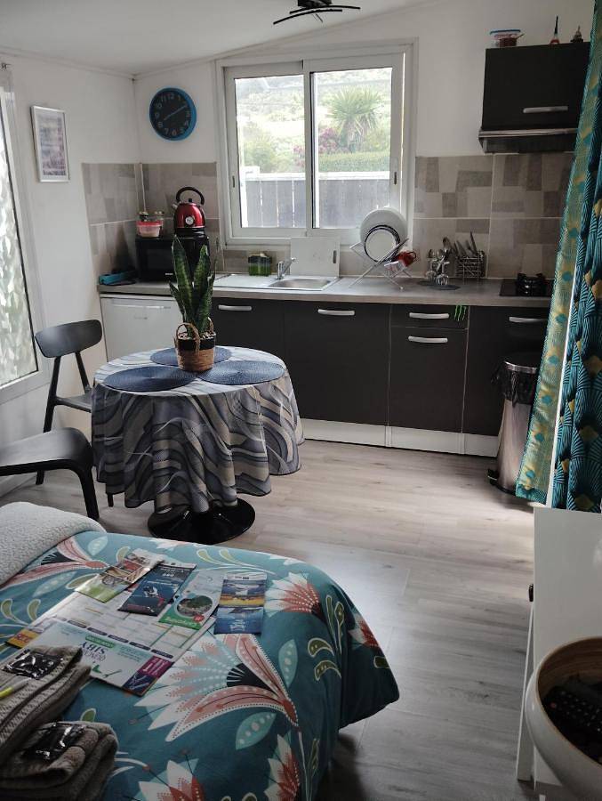 Gîte pour 2 personnes, avec vue et terrasse dans Cité du Volcan - 2