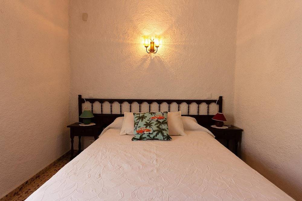 Innouthome Casa Con Jardín, Piscina,Playa A 150M, Bbq, Aa, Wifi _Virgen Cinta Ii in Les Tres Cales, Tierras del Ebro