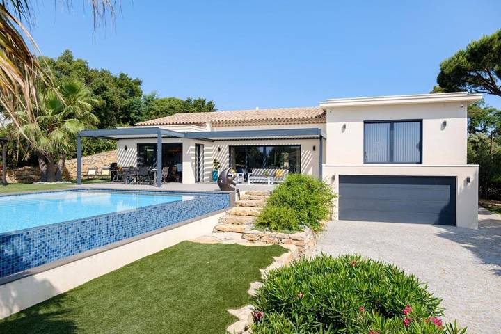 Chambre d’hôte pour 6 personnes, avec vue ainsi que jardin et piscine à Sainte-Maxime - 2