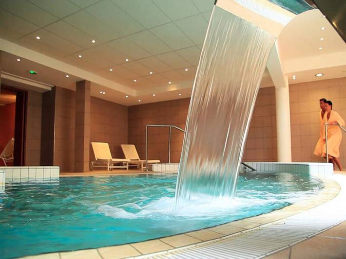 Gîte pour 2 personnes, avec sauna, adapté aux familles à La Léchère - 2