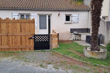 Gîte pour 4 personnes, avec terrasse dans Yves