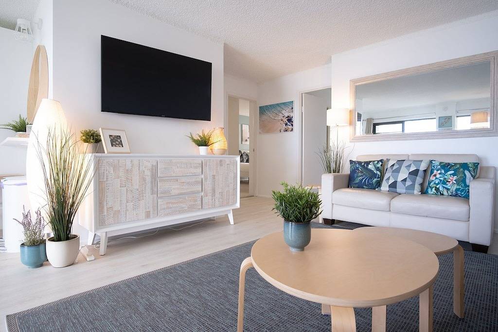 Ganze Wohnung, Peaceful River Front Escape Short walk to Ocean St in Maroochydore, Sunshine Coast