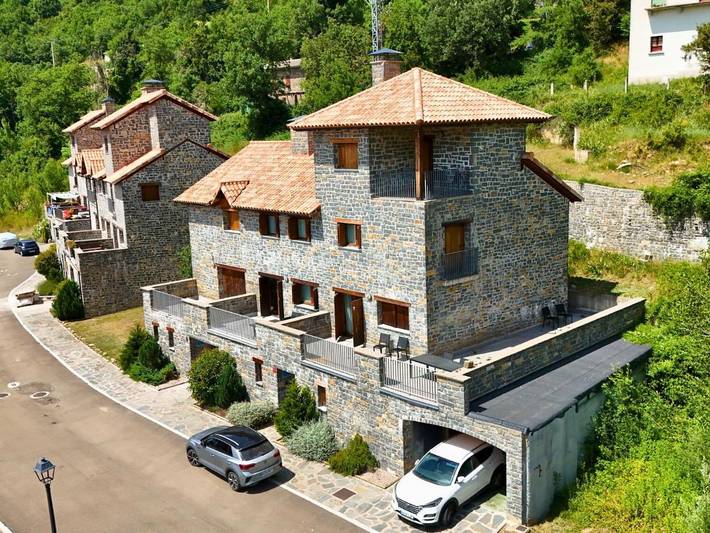 Casa rural para 7 personas, con vistas y balcón en Valle de Tena