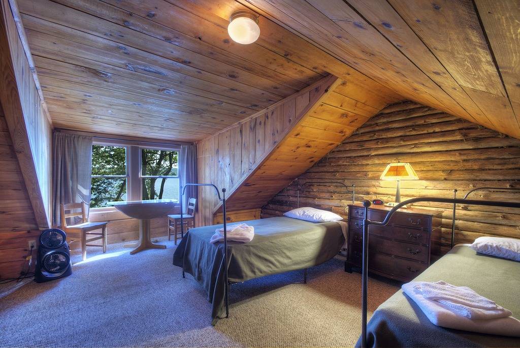 2 Lakefront Cabins auf 1. 3 Morgen. Cayuga Cabins - Finger Lakes, in der Nähe von Ithaca in Cayuga Lake