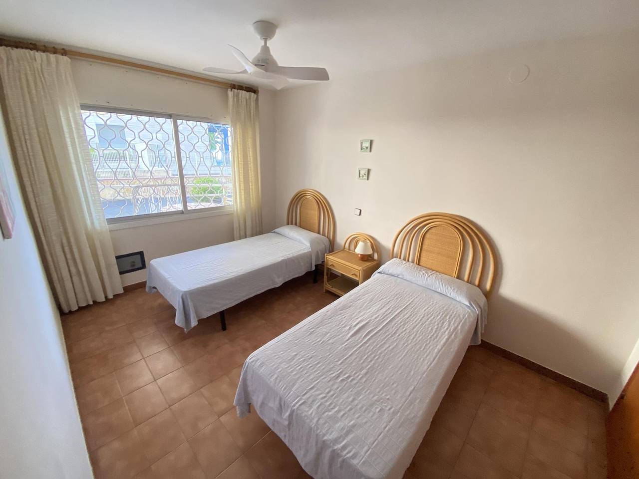 Ganze Wohnung, Appartement en bord de mer avec piscine et parking - Torredembarra in Torredembarra, Costa Dorada