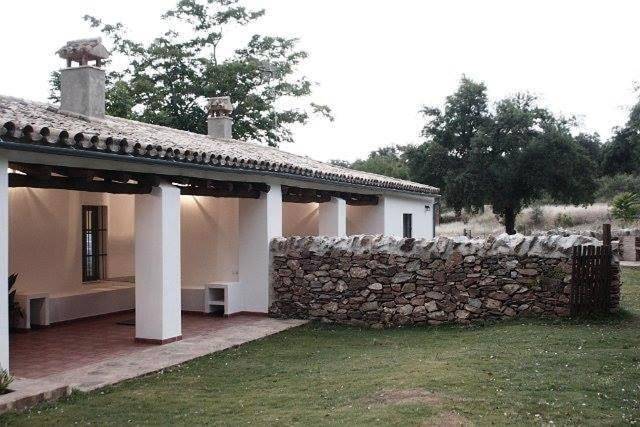 Casa rural para 9 personas, con jardín además de vistas y terraza, Se admiten mascotas en Sierra Norte de Sevilla - 4