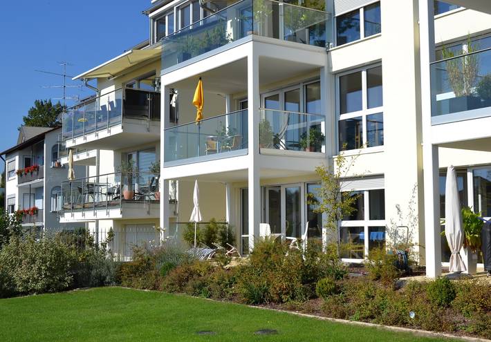 Gîte pour 4 personnes, avec vue sur le lac ainsi que balcon/terrasse et terrasse, adapté aux familles en Allemagne