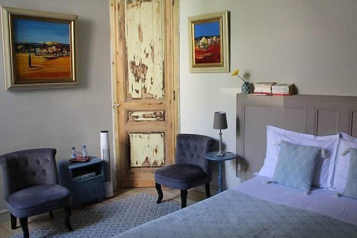 Chambre d’hôte pour 2 personnes, avec Terrasse à Saintes - 2