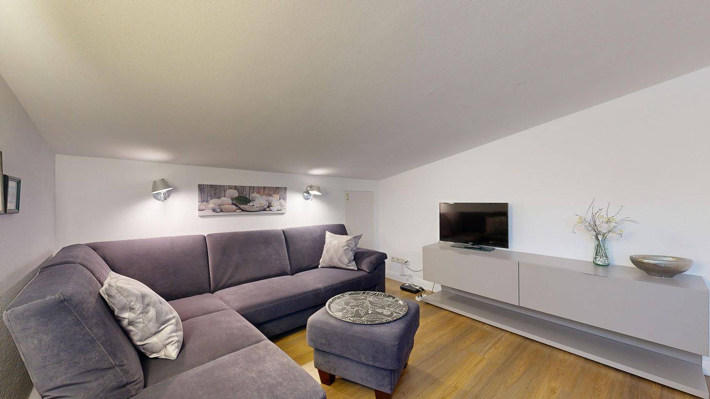 Ganze Wohnung, Tolle Ferienwohnung mit Südbalkon in unmittelbarer Strandlage in Ostseebad Binz, Binz