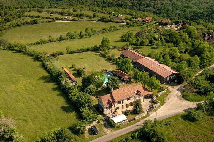 Villa pour 22 personnes, avec balcon et jardin