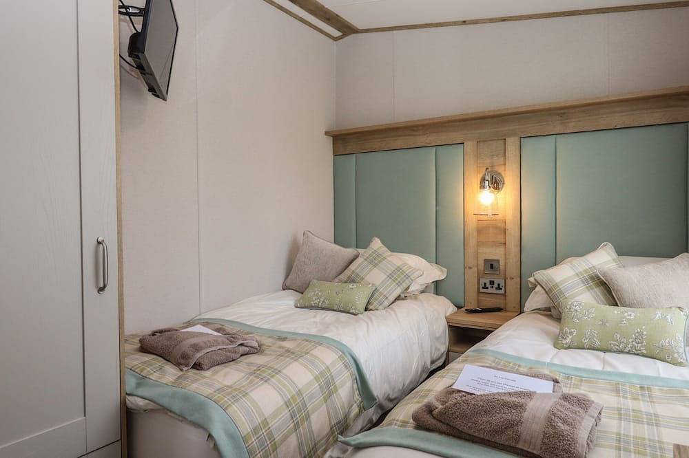 Hazel Lodge, pet friendly, country holiday cottage in Newton Abbot in Newton Abbot, Devon