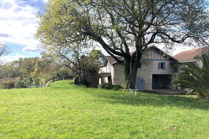 Location de vacances pour 12 personnes, animaux acceptés à Came (Pyrénées-Atlantiques)